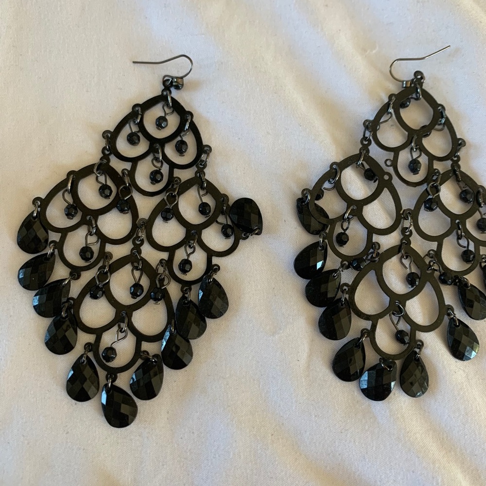 Jewelry - Picture 2 of 16